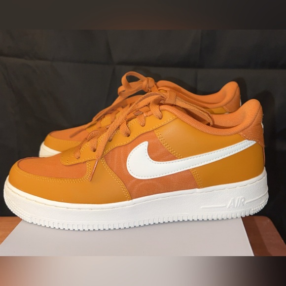 Nike (GS) Air Force 1 LV8 2 Monarch/Sail- 7Y/W8.5 - Picture 8 of 15